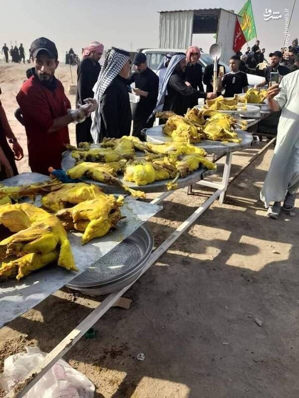 پذیرایی گرم مردم شهر سماوه عراق از زوار اربعین+ عکس
