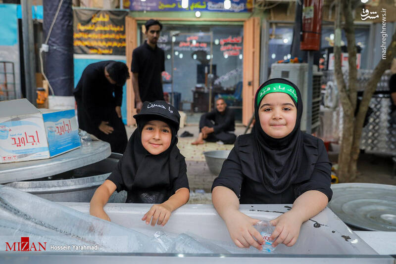 عکس/ پذیرایی از زائران اربعین در مواکب