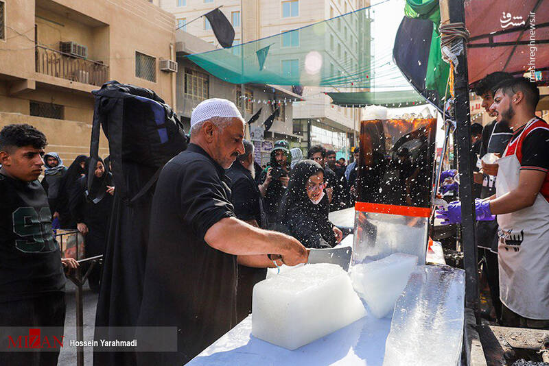عکس/ پذیرایی از زائران اربعین در مواکب