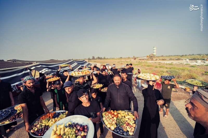 پذیرائی کودکان از زوار اربعین+ عکس