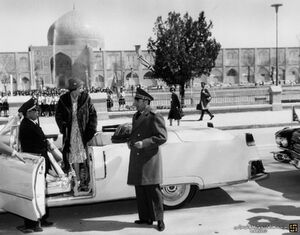 در سفر ملکه انگلیس به تهران چه گذشت؟