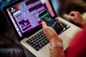 اشتباهی که باعث هک گوشی شما میشود