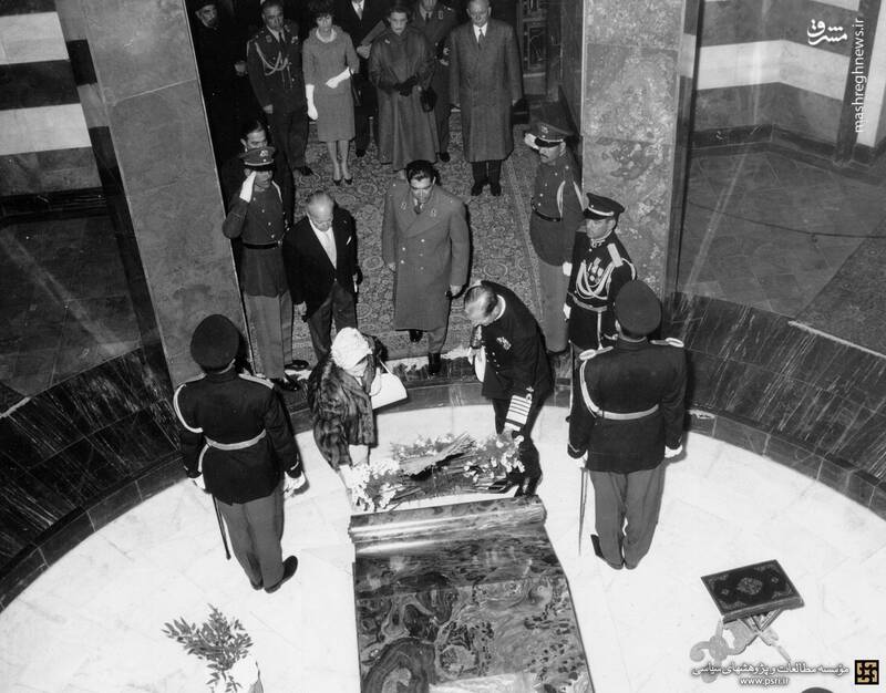 در سفر ملکه انگلیس به تهران چه گذشت؟ 3