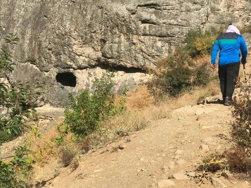 ماجرای عجیب غارهای «بیوکآقا» در کوههای تهران چیست؟ | فرهاد کوهکن قرن ۲۱ را بشناسید