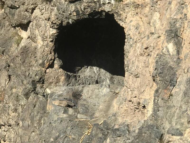 ماجرای عجیب غارهای «بیوکآقا» در کوههای تهران چیست؟ | فرهاد کوهکن قرن ۲۱ را بشناسید