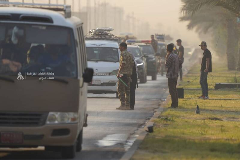 نظامیان عراقی در خدمت زائران اربعین امام حسین +عکس