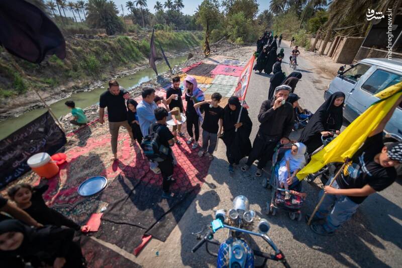 "موکب خانوادگی" خدمترسانی به زائران اربعین+ عکس