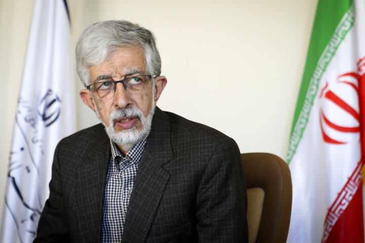 رئیسجمهور دیگر فردی زمینگیر و تهراننشین تلقی نمیشود/ عزم دولت در مبارزه با فساد جدی است