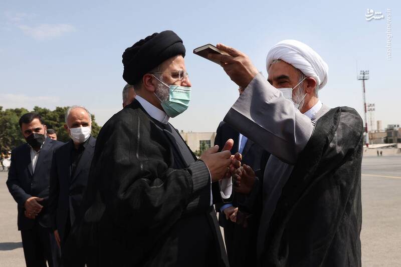 عکس/ رئیسی عازم ازبکستان شد