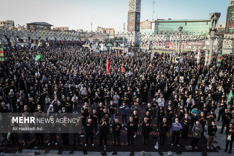 سوگواری جاماندگان اربعین در سراسر ایران / صحنه تجلی «انا من حسین» 3