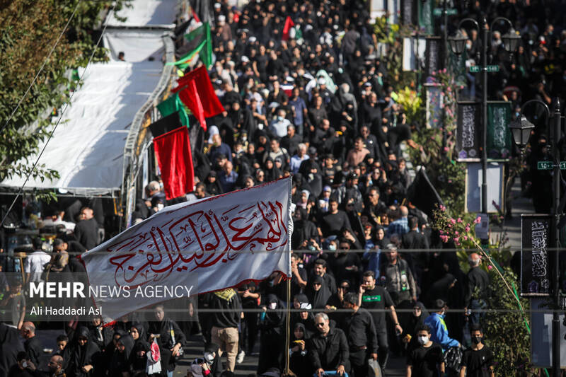 سوگواری جاماندگان اربعین در سراسر ایران / صحنه تجلی «انا من حسین» 18