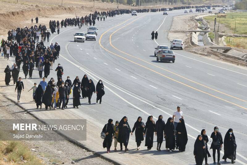 سوگواری جاماندگان اربعین در سراسر ایران / صحنه تجلی «انا من حسین» 32