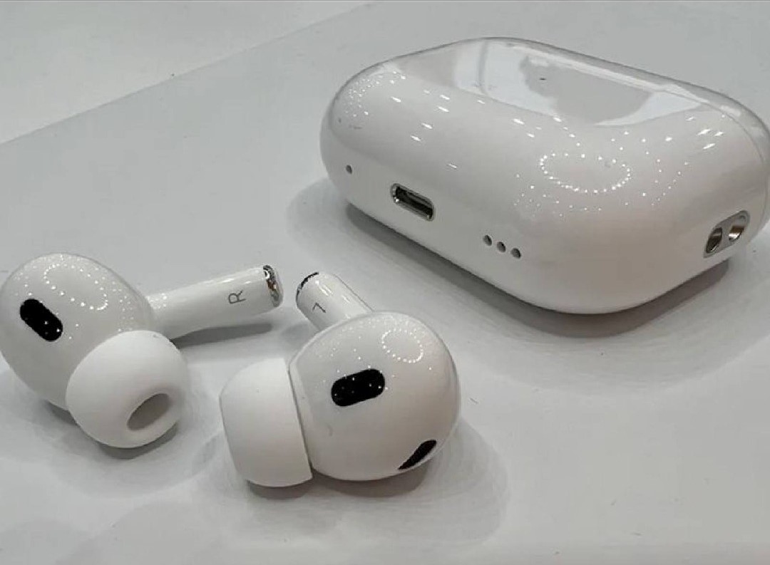 مقایسه جدیدترین هندزفری های اپل و سامسونگ