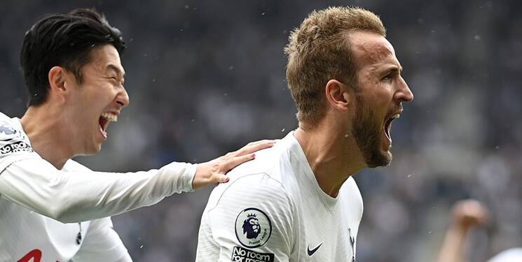 رقیب طارمی و آزمون در کنار رونالدو ایستاد