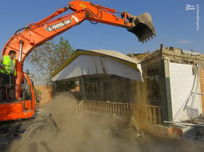 تخریب ۸ ویلا در منطقه ۱۸ +عکس
