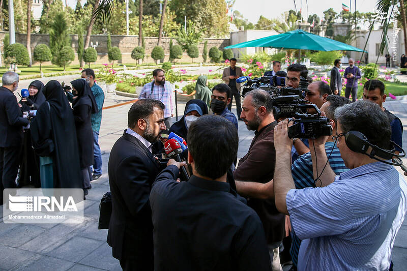 عکس/ اعضای هیأت دولت در جمع خبرنگاران