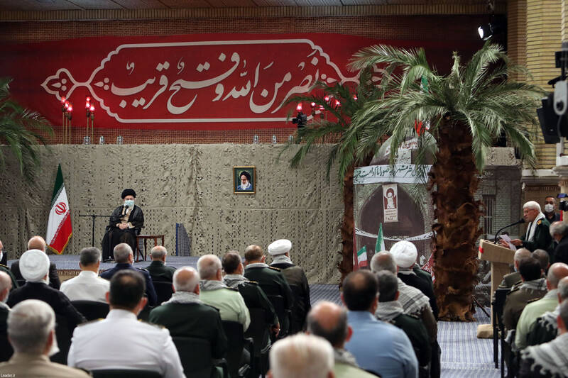 دفاع مقدس نشان داد صیانت از کشور با مقاوت به دست می آید نه با تسلیم/ محور تمام حرکات، اقدامات و عملیات در دفاع مقدس تدبیر و عقلانیت بود