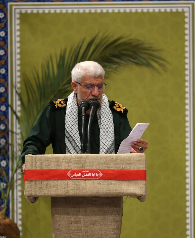 دفاع مقدس نشان داد صیانت از کشور با مقاوت به دست می آید نه با تسلیم/ محور تمام حرکات، اقدامات و عملیات در دفاع مقدس تدبیر و عقلانیت بود