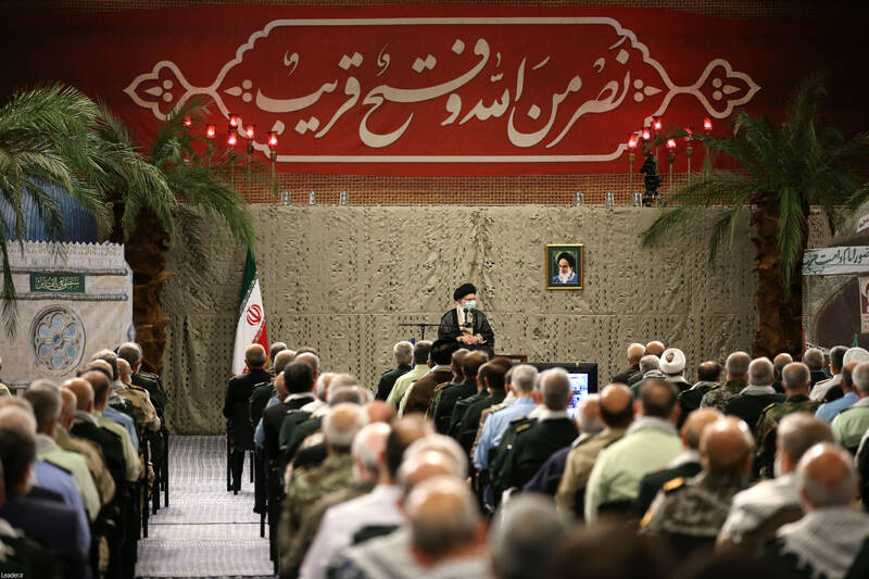 دفاع مقدس نشان داد صیانت از کشور با مقاوت به دست می آید نه با تسلیم/ محور تمام حرکات، اقدامات و عملیات در دفاع مقدس تدبیر و عقلانیت بود