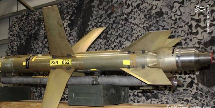 نگاهی به رژه هشتمین سالگرد انقلاب یمن/ موشک بالستیک یمنی چشم جهانیان را به خود خیره کرد/ رونمایی از سلاح پدافندی مرموز انصارالله پس از ۲ سال انتظار +تصاویر