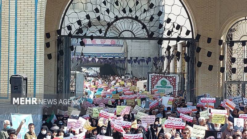 نمازگذاران اصفهان هنجارشکنیهای اخیر را محکوم کردند