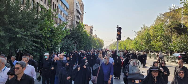 راهپیمایی مردم تهران در محکومیت اقدامات اغتشاشگران/ قدردانی ملت ایران از نیروی انتظامی +عکس و فیلم