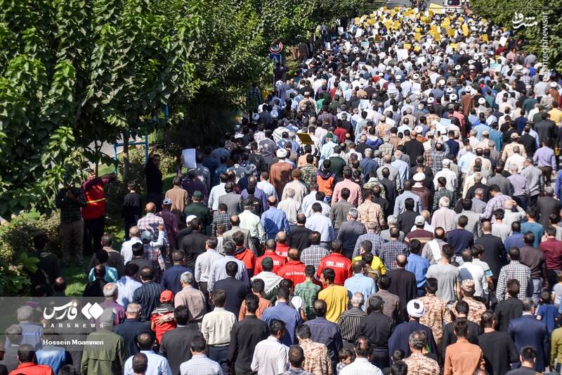 عکس/ حضور گسترده مردم بجنورد علیه اغتشاشات