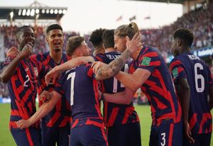 شکست دوباره آمریکا در سیاسی‌ترین بازی فوتبال؟/ آمریکا در باتلاق گروه B