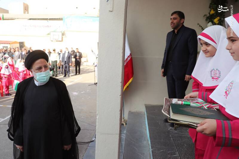 عکس/ زنگ آغاز سال تحصیلی ۱۴۰۲-۱۴۰۱ با حضور رئیسی