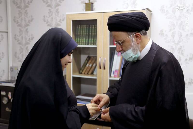 عکس/ زنگ آغاز سال تحصیلی ۱۴۰۲-۱۴۰۱ با حضور رئیسی