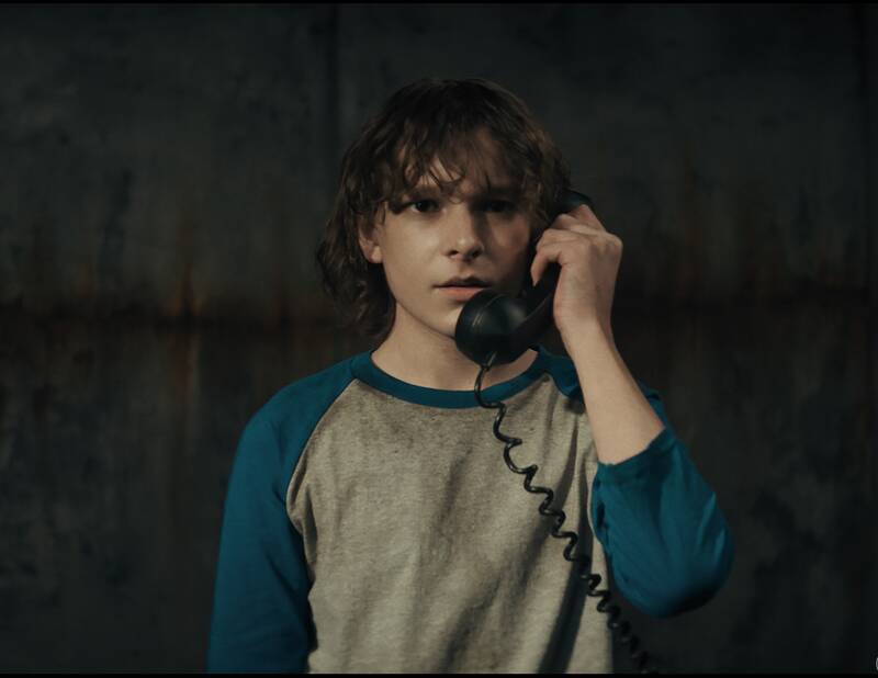 ارواح نیازی به تلفن ندارند! / یک نوستالژیبازی کمرمق با دهه ۷۰ و یک قاتل روانی ترحمآور