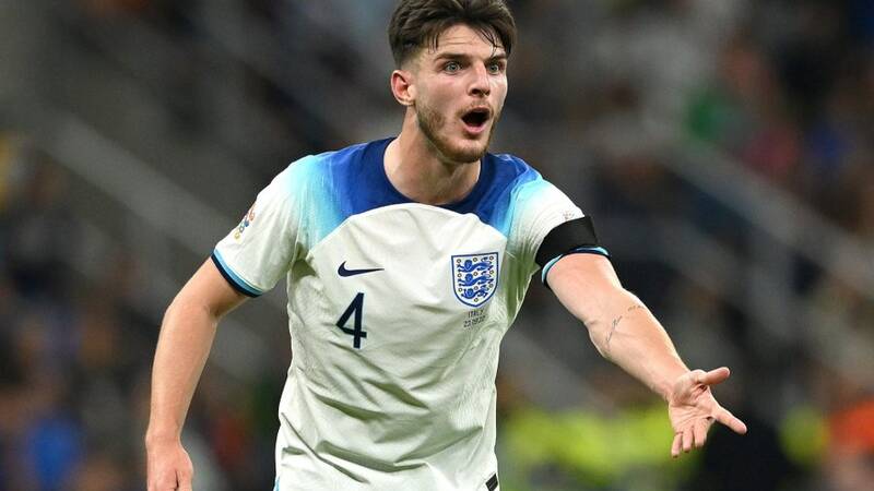 واکنش ستاره انگلیس به انتقادات / حریف ایران در جام جهانی بهتر میشود؟