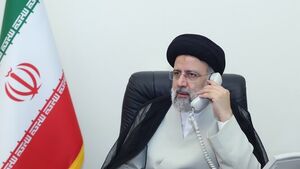 حضور حماسی مردم تبریز در تشییع این شهید، نشانه قدرشناسی از مدافعان امنیت و انزجار از آشوبطلبان است  رئیس جمهور در گفتگو با خانواده شهید مدافع امنیت: حضور حماسی مردم تبریز در تشییع شهید اجاقی نشانه انزجار از آشوبطلبان است - کراپشده