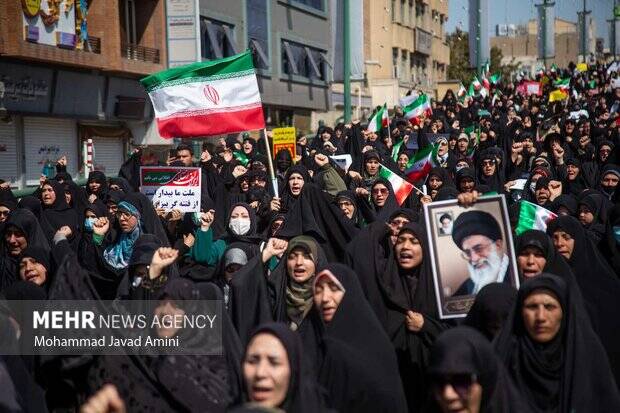 خروش مردم قزوین در اعتراض به اغتشاش