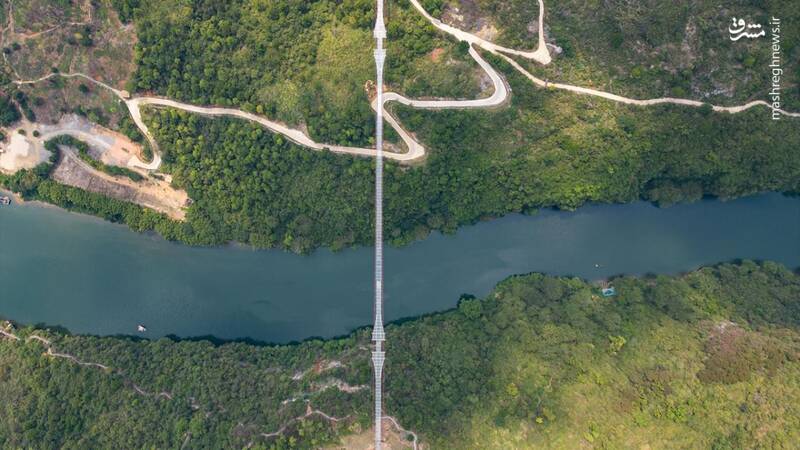 تصاویر هوایی از پل شیشهای معلق در چین