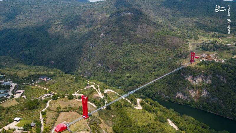 تصاویر هوایی از پل شیشهای معلق در چین