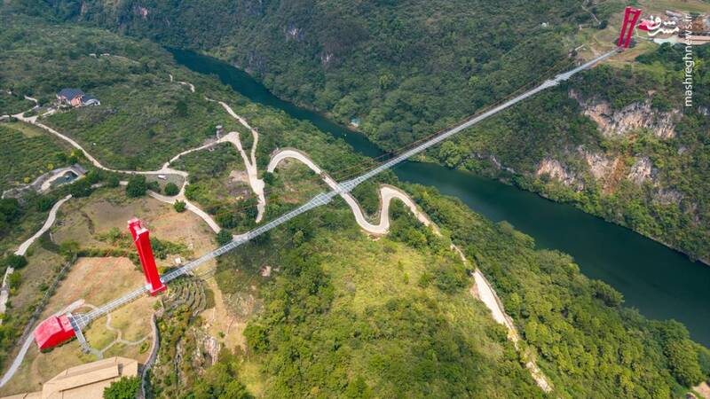 تصاویر هوایی از پل شیشهای معلق در چین