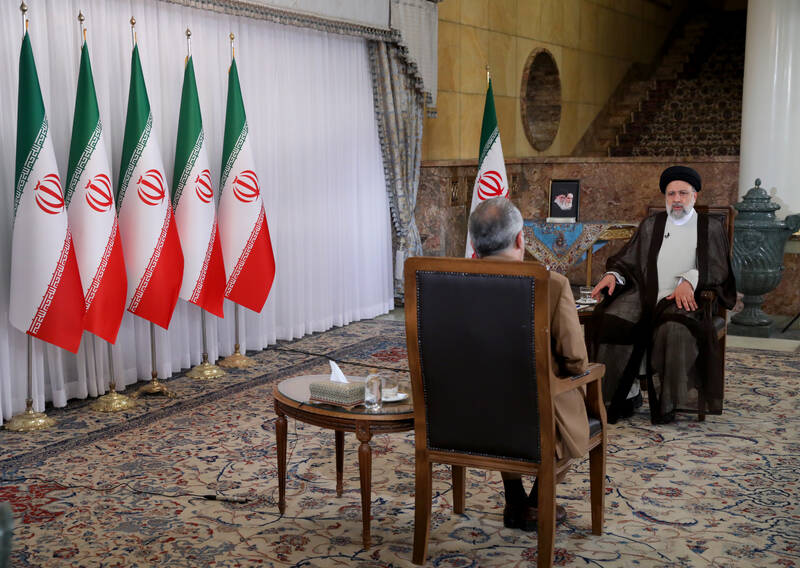 با پیوستن به شانگهای به زیرساختهای اقتصادی آسیا وصل شدیم/ ایران بر تضمین اعتمادآور تاکید دارد/ اعتراض و نقد با آشوب متفاوت است؛ دشمن انسجام ملی را هدف قرار داده است