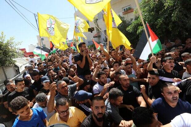 حضور گسترده در مراسم تشییع پیکر کودک شهید فلسطینی + تصاویر