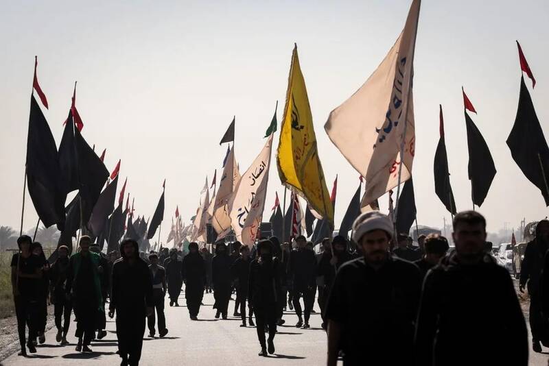 پیادهروی مردم عراق به سوی سامرا+عکس و فیلم