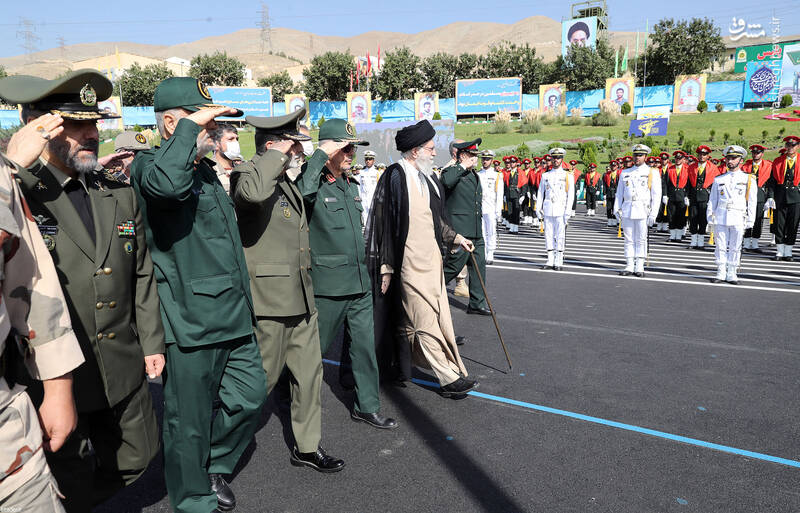 عکس/ حضور رهبر انقلاب در دانشگاه افسری امام حسن(ع)