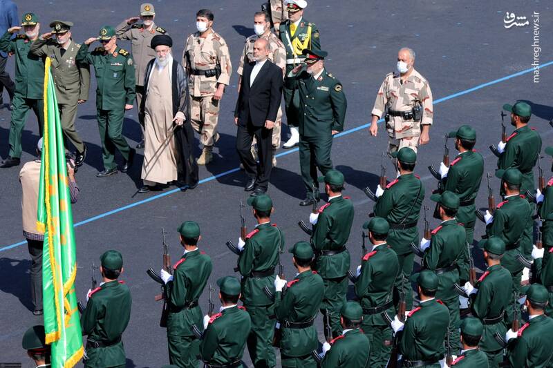 عکس/ حضور رهبر انقلاب در دانشگاه افسری امام حسن(ع)