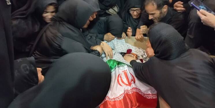 پدر شهید مدافع امنیت: پسرم فدای سر امام زمانم +فیلم