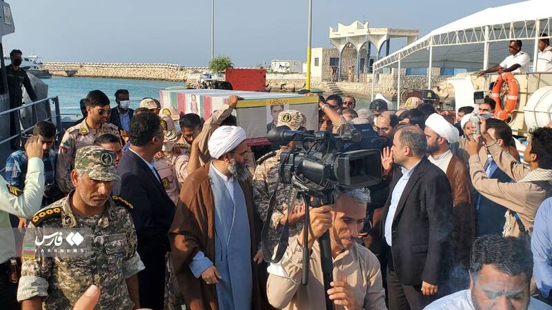 تشییع باشکوه شهید مدافع امنیت در قشم +عکس