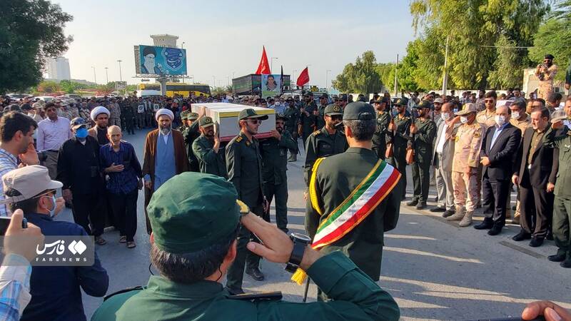 تشییع باشکوه شهید مدافع امنیت در قشم +عکس
