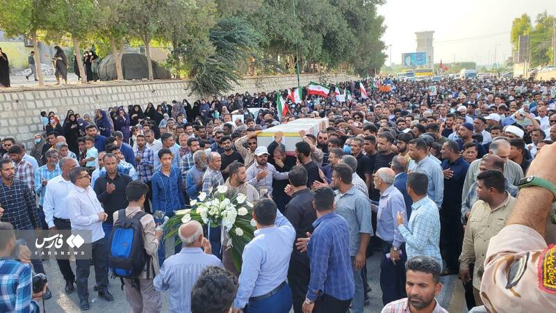 تشییع باشکوه شهید مدافع امنیت در قشم +عکس