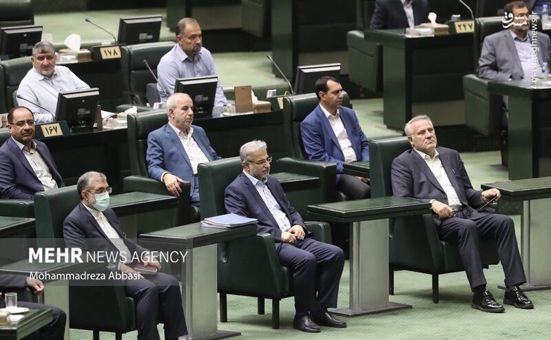 مجلس به زاهدی وفا رای اعتماد نداد / 136 رای موافق و 125 رای مخالف نمایندگان به گزینه پیشنهادی دولت / موافقان و مخالفان وزیر پیشنهادی کار چه گفتند؟ 3