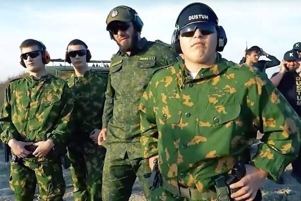 سه پسر نوجوان قدیروف عازم خطوط مقدم جنگ اوکراین +عکس