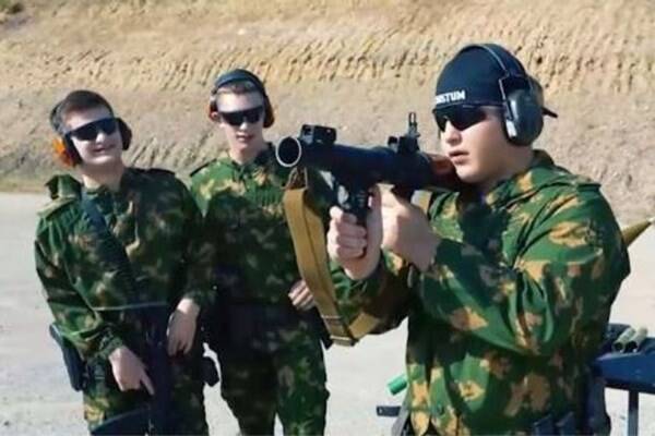 سه پسر نوجوان قدیروف عازم خطوط مقدم جنگ اوکراین +عکس