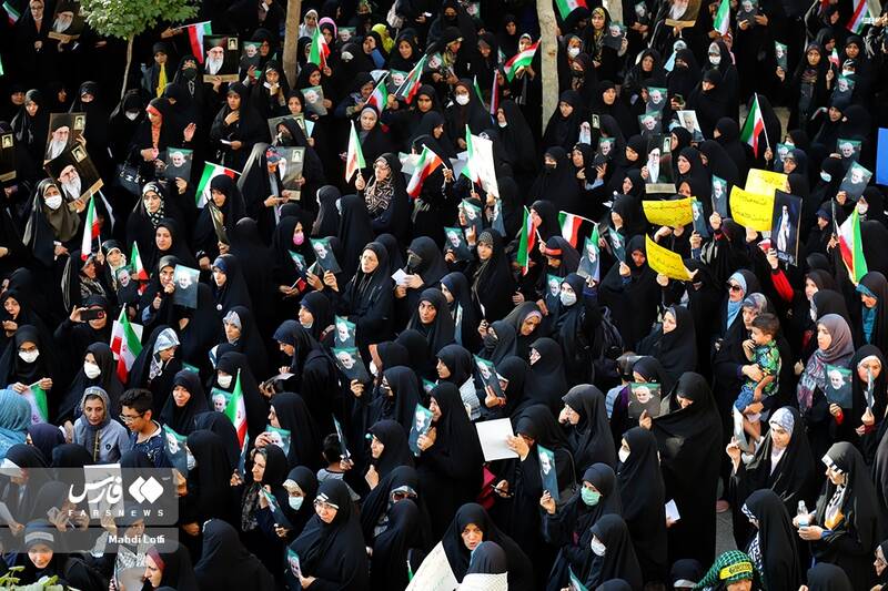 نوای غیرت زن ایرانی در چهارباغ/ حسین حسین شعار ماست حجاب افتخار ماست